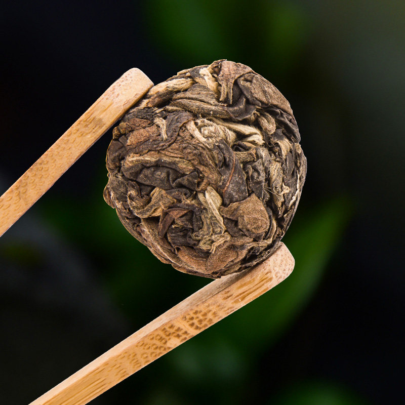 2019年勐海茶区古树白茶7克龙珠汤汁醇厚香型普洱