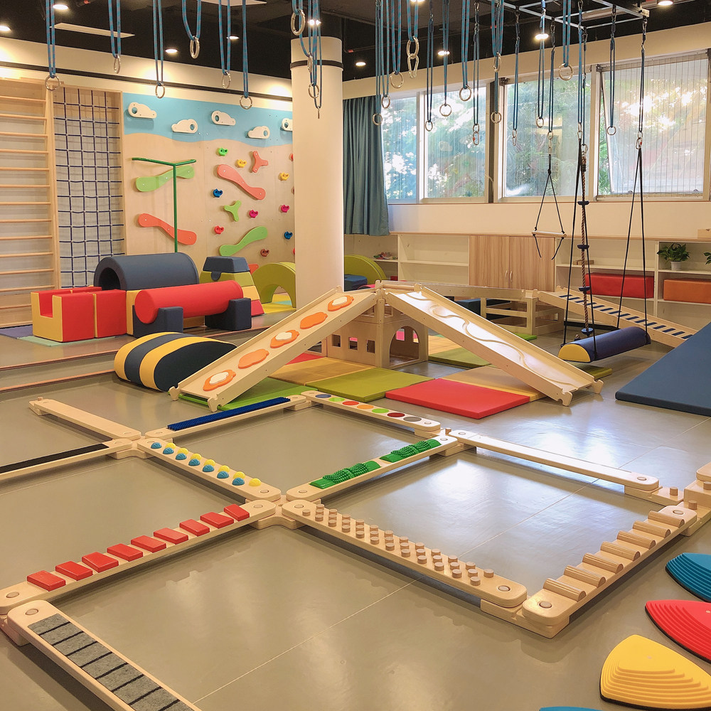 太空宝贝滑梯感统训练训练器器材独木桥体能儿童教具感统训练器材