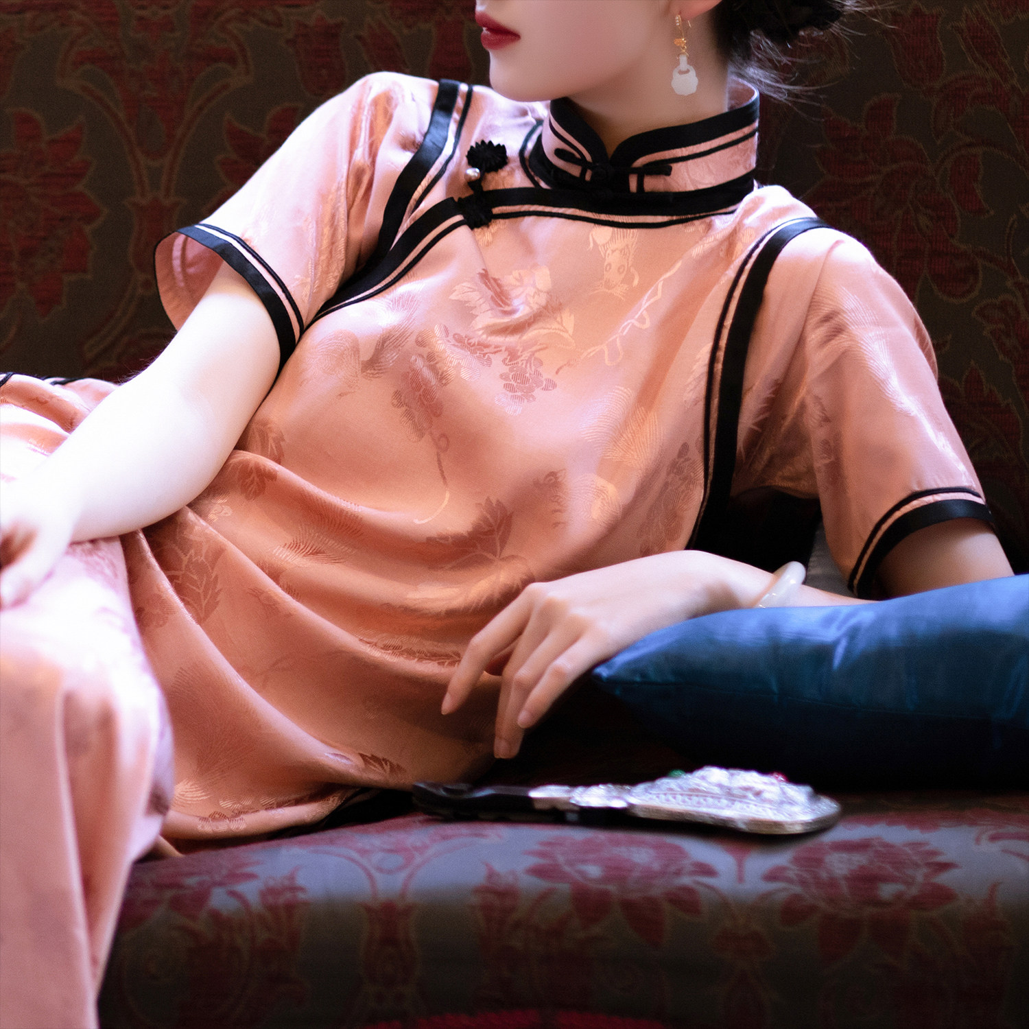 梨花立领旗袍短袖头短如意国老缎子院落民国旗袍