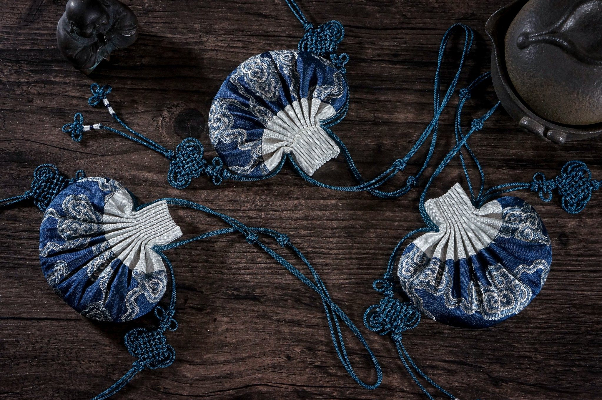 蓝底祥云手工织宋锦|手工真丝宋锦荷包香囊 苏作古法手工非遗项目