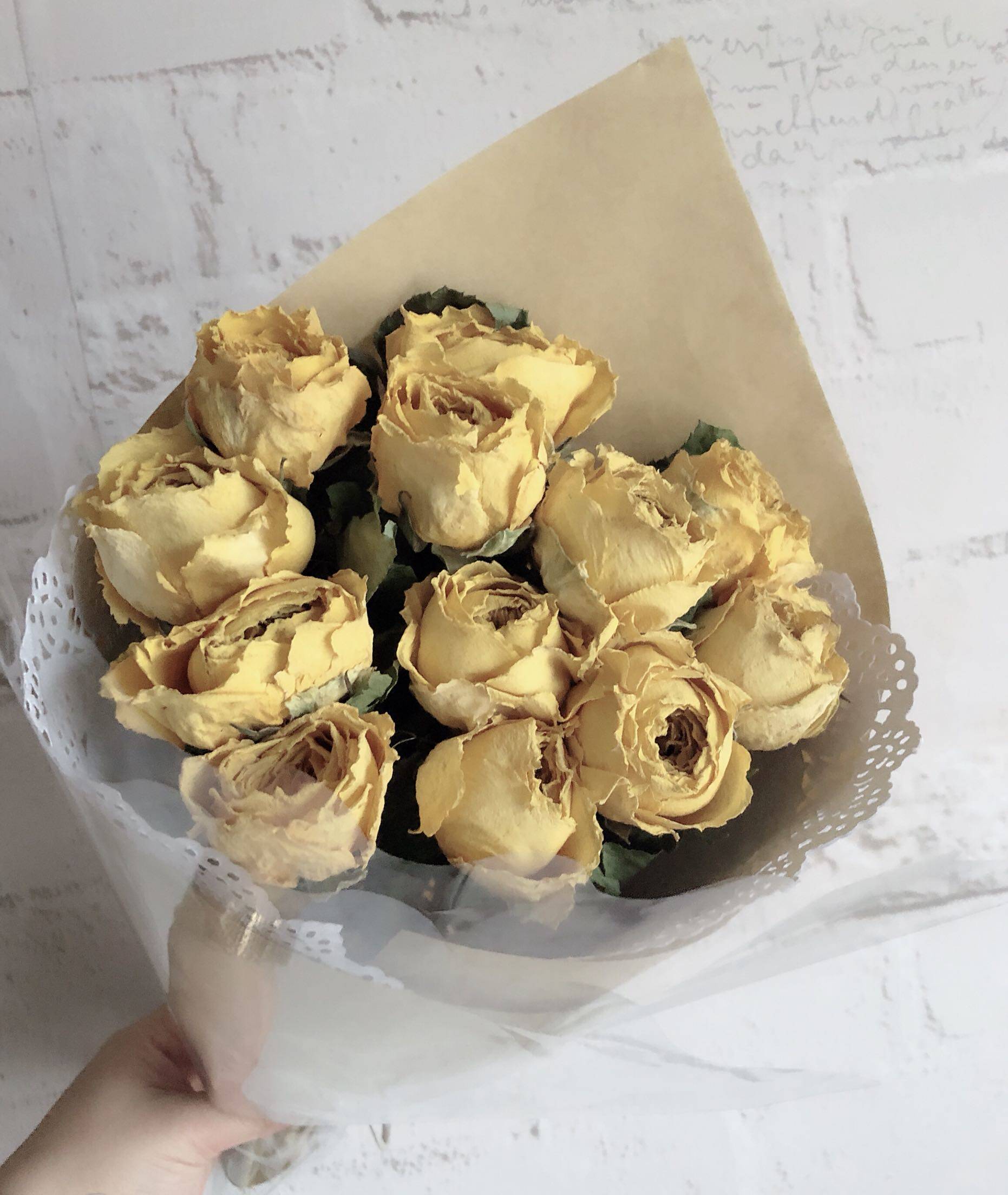 素雅皇冠黄玫瑰七夕情人生日礼物复古牛皮纸干花干花