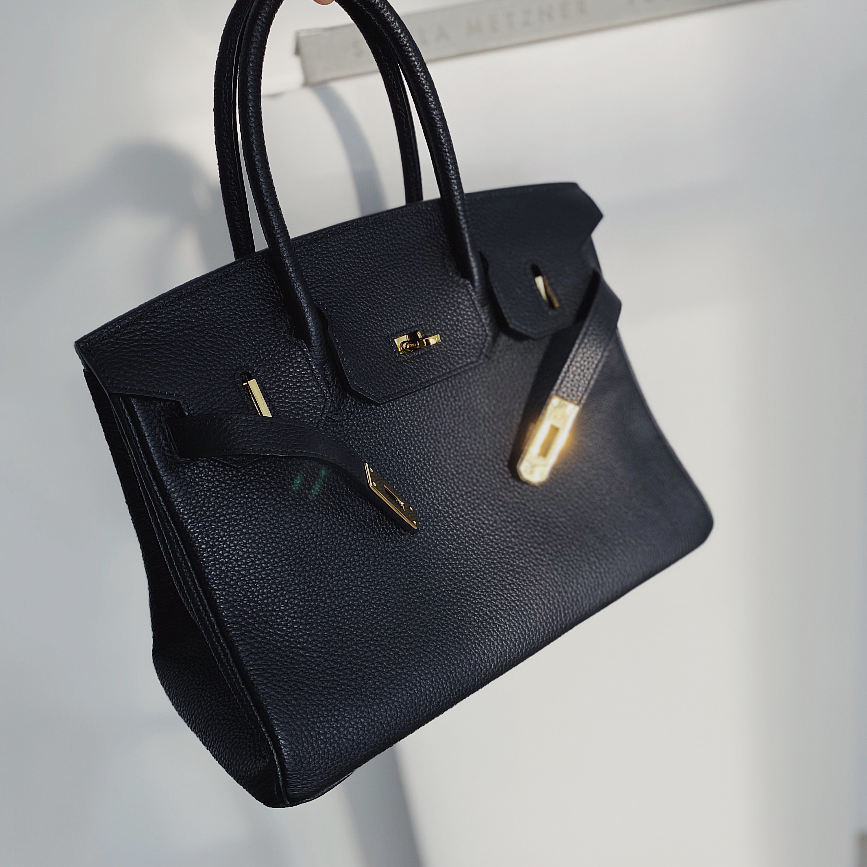 茉包头层牛皮简约百搭肩带手提单肩翻盖包包女士包袋