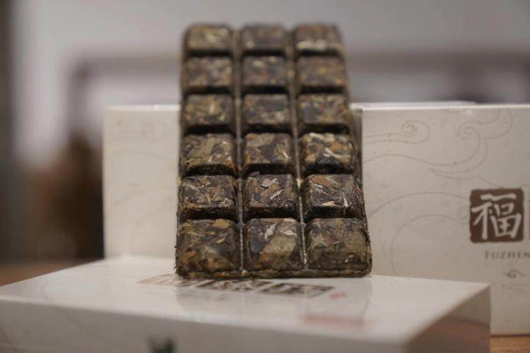 长龙茶叶福鼎白茶龙福臻巧老白11年陈贡眉100克贡眉