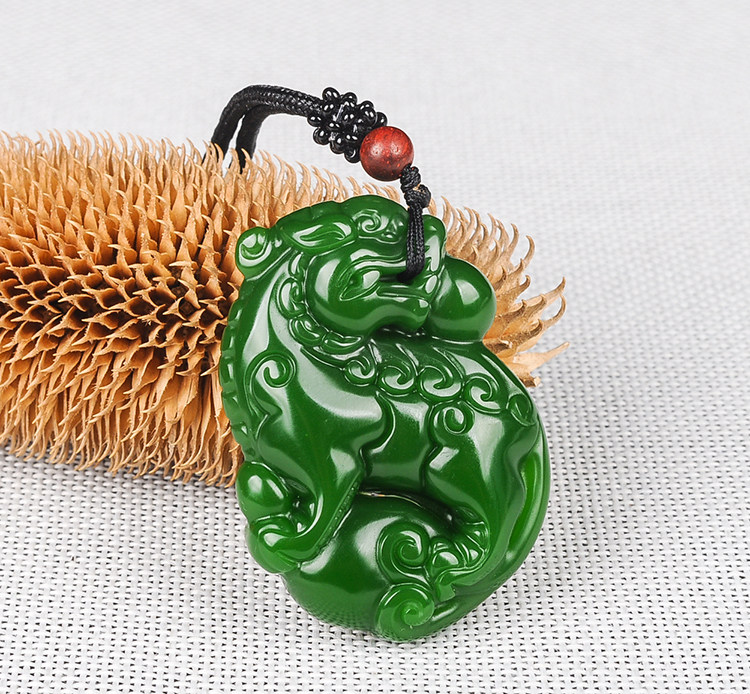 貔貅新疆和田菠菜碧玉立体挂件招财玉坠玉佩颈饰