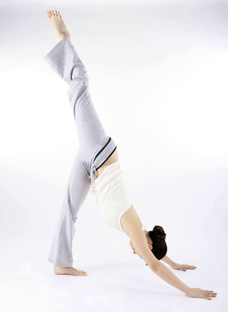 装饰画瑜伽瑜伽美美图现代标准美女柔术练功海报现代装饰画