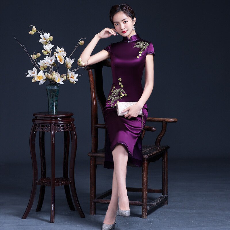 喜婆婆妈妈装旗袍女2021新款中长款礼服刺绣婚礼修身连衣裙夏紫色