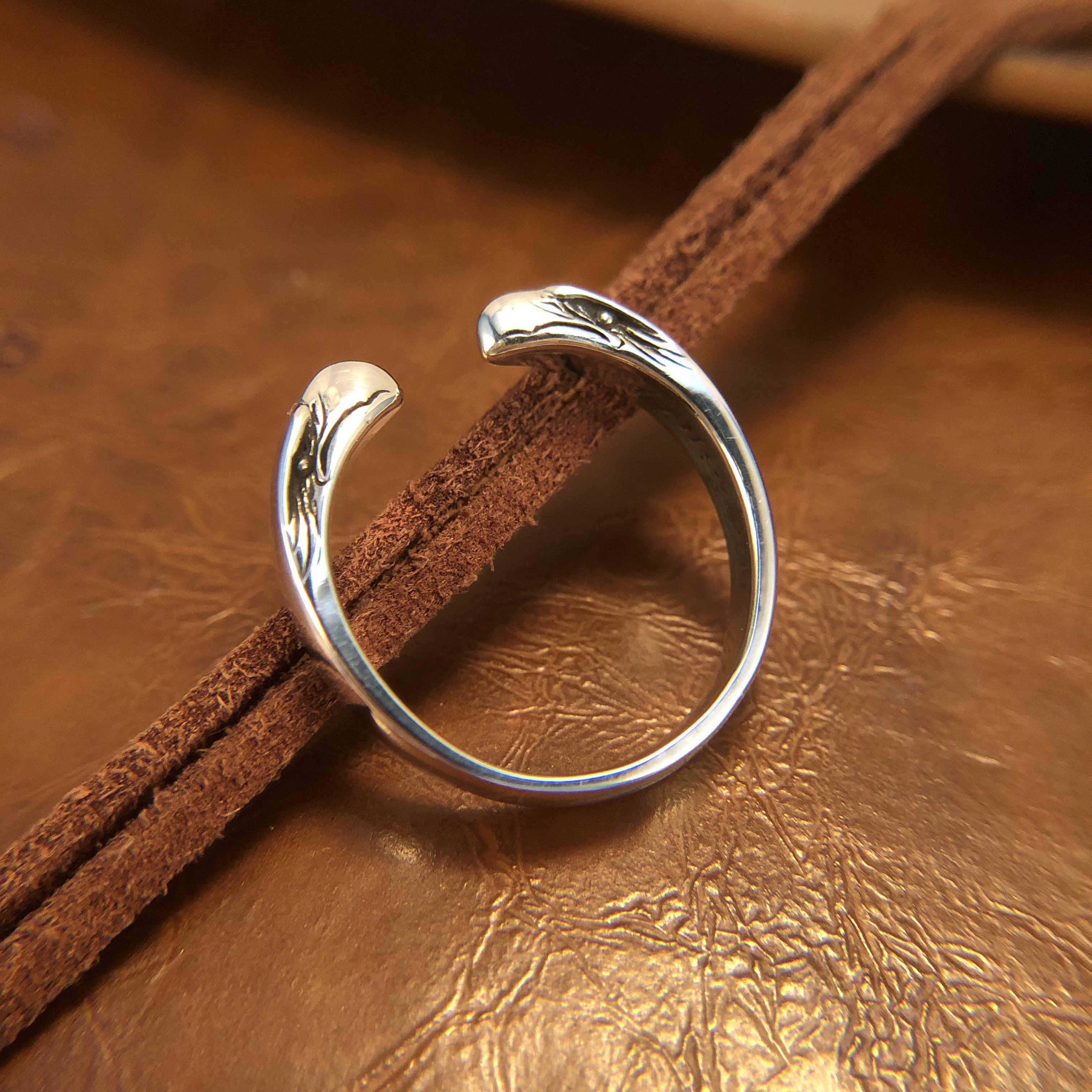 菊地老鹰戒指男潮双鹰鹰头四目手工錾刻纯银戒指