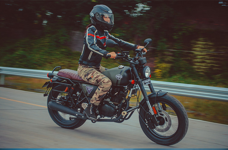 银钢yg200-8d铁甲骑兵侦察兵电喷拿铁前后碟刹摩旅摩托车整车