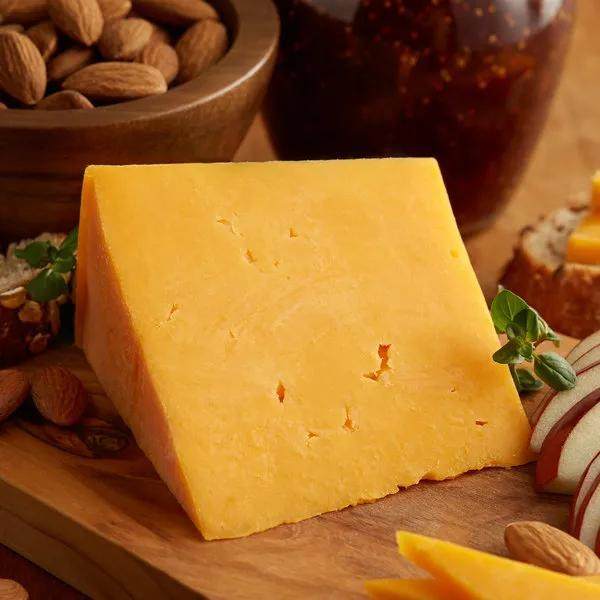 红切达芝士英国原装进口奶酪工坊红车达干酪整条25kg左右