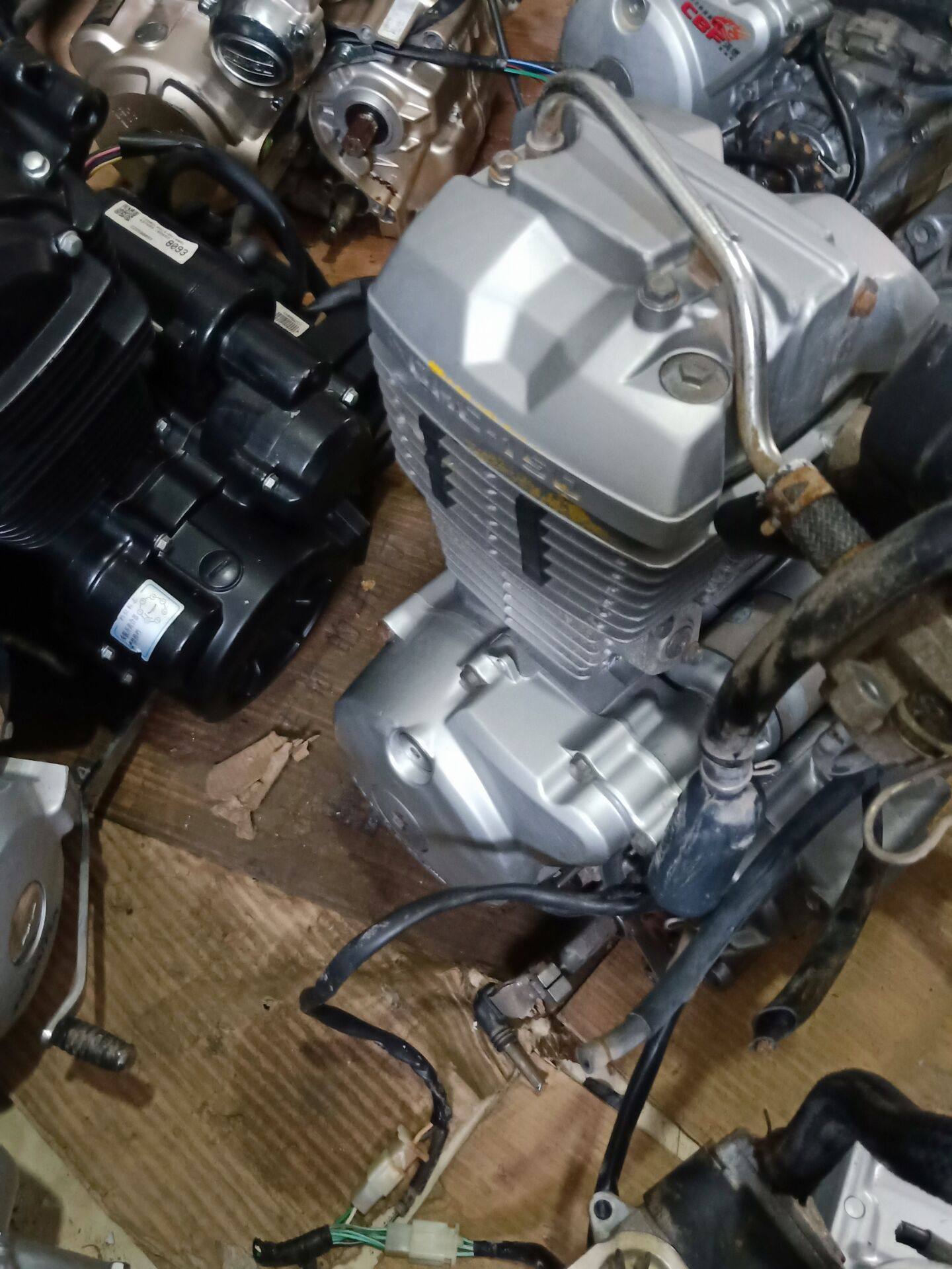 二手原装车件新大洲五羊cbf125摩托车发动机威领总成摩托车发动机