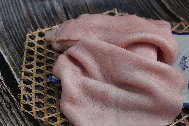 猪皮散养新鲜生猪杀猪肉皮冷冻商用猪背皮冻生猪肉