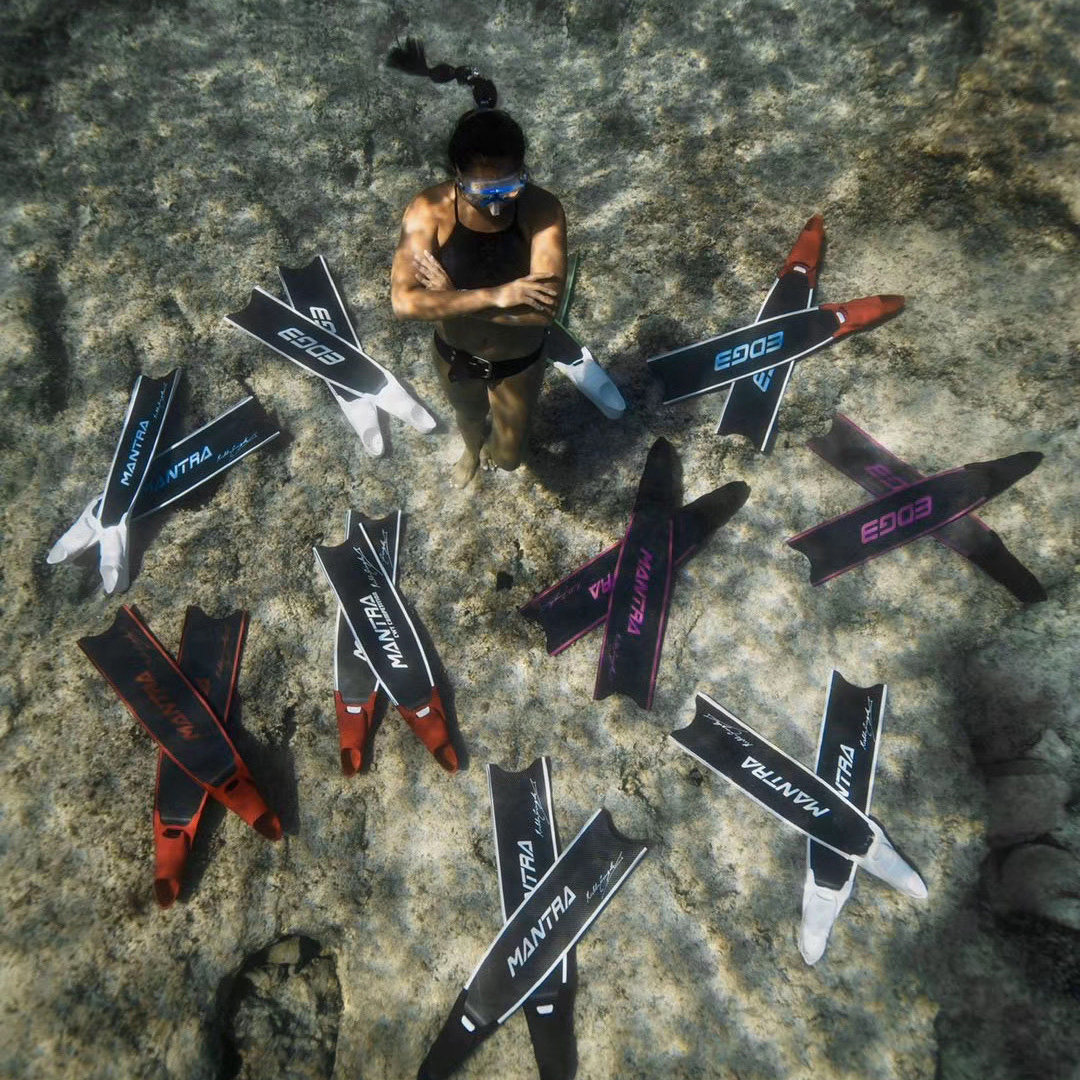 脚蹼意大利cetmamantra自由潜水碳纤维长脚双蹼dynami脚蹼