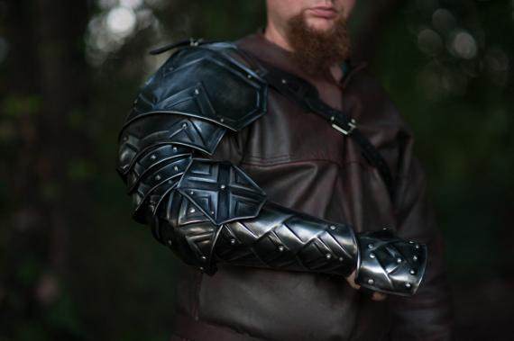 乌克兰代购set手作复古钢盔盔甲护肩护腕一套服饰