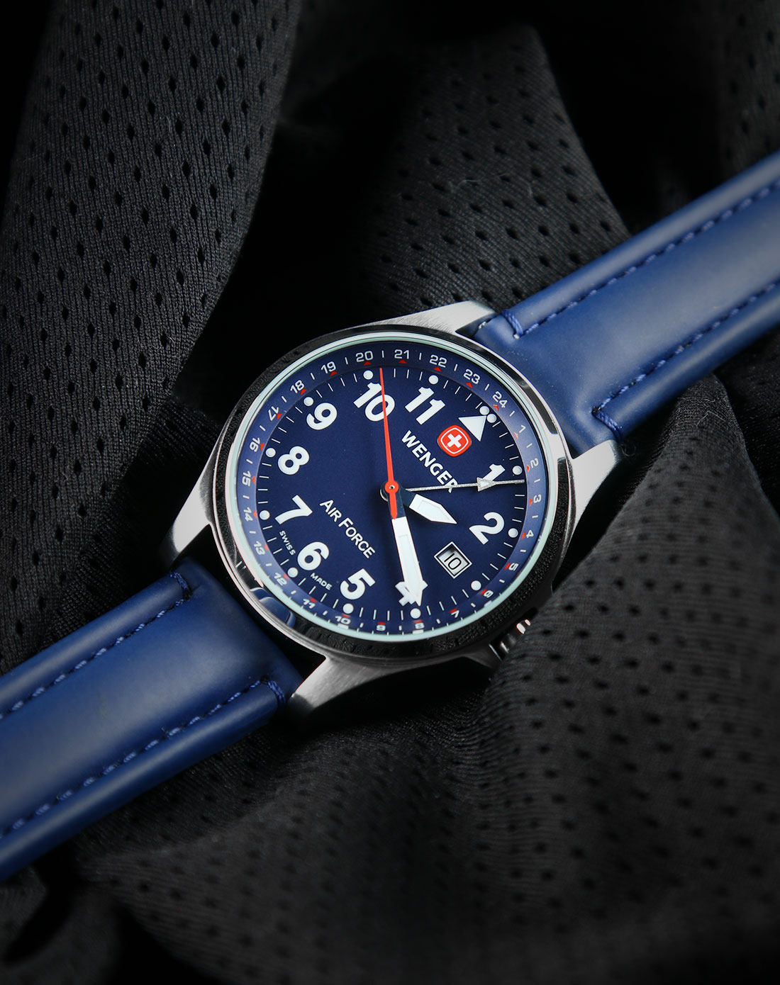 瑞士威戈gmt时区日历夜光蓝色真皮优雅石英瑞士腕表