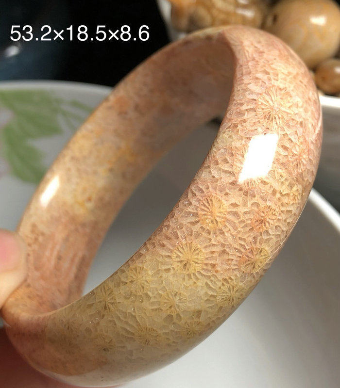 结缘粉红色蕾丝花天然印尼珊瑚玉手手镯53圈粉红手镯