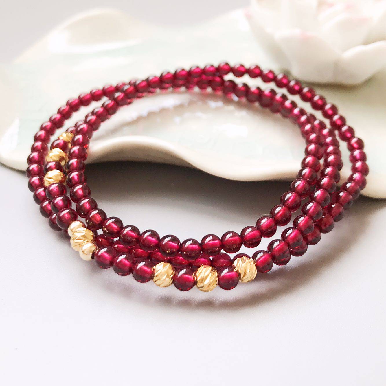 天然细款手秀气女生本命年三圈绕手手链石榴石乌石手链