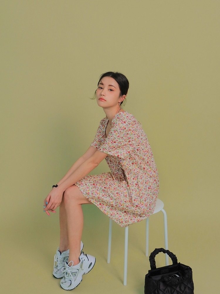 韩国stylenanda春夏复古方领泡泡碎花宽松连衣裙