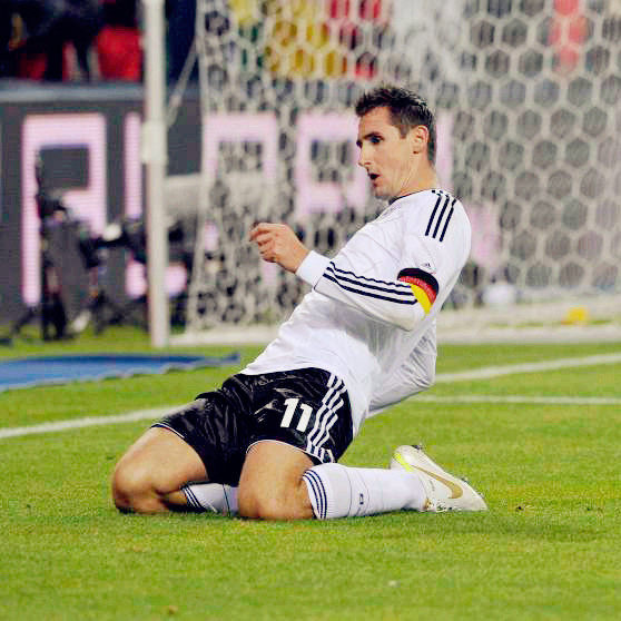 klose克洛泽周边人偶公仔海报纪念品 德国队男女生足球迷生日礼物