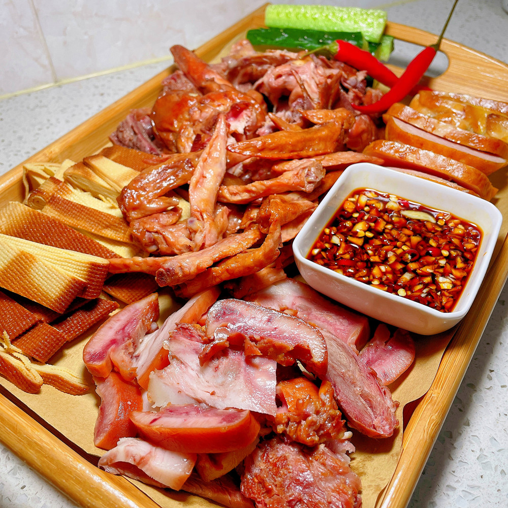 熏酱东北熟食套餐下酒酒菜骨架豆腐卷翅猪头猪肉类