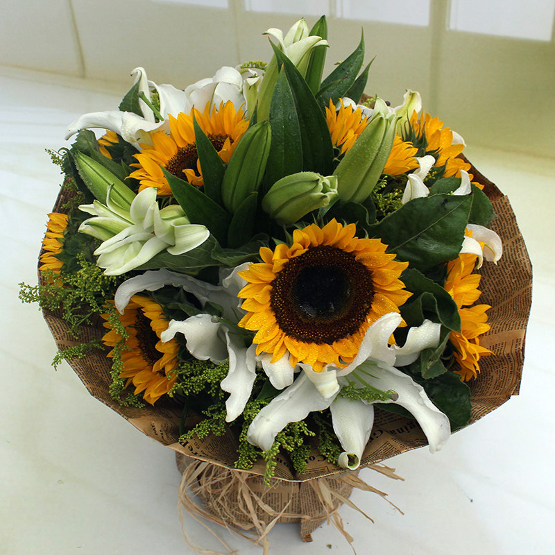 9朵向日葵百合百合花花束生日全国送花鲜花速递同城鲜花速递同城