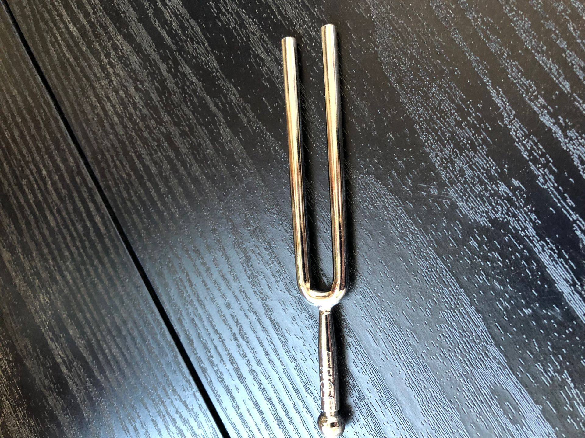 音叉fom国际标准钢叉a440hz测量标准音小提琴弦乐通用音叉