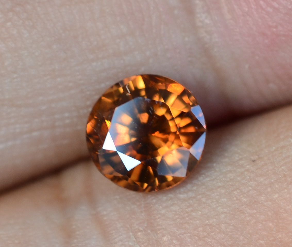 锆石裸石丽包靓丽火彩风信子戒面高型十二月生辰其他