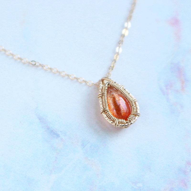 云浮日光自制极简甜美耀眼天然太阳石水滴吊坠项链