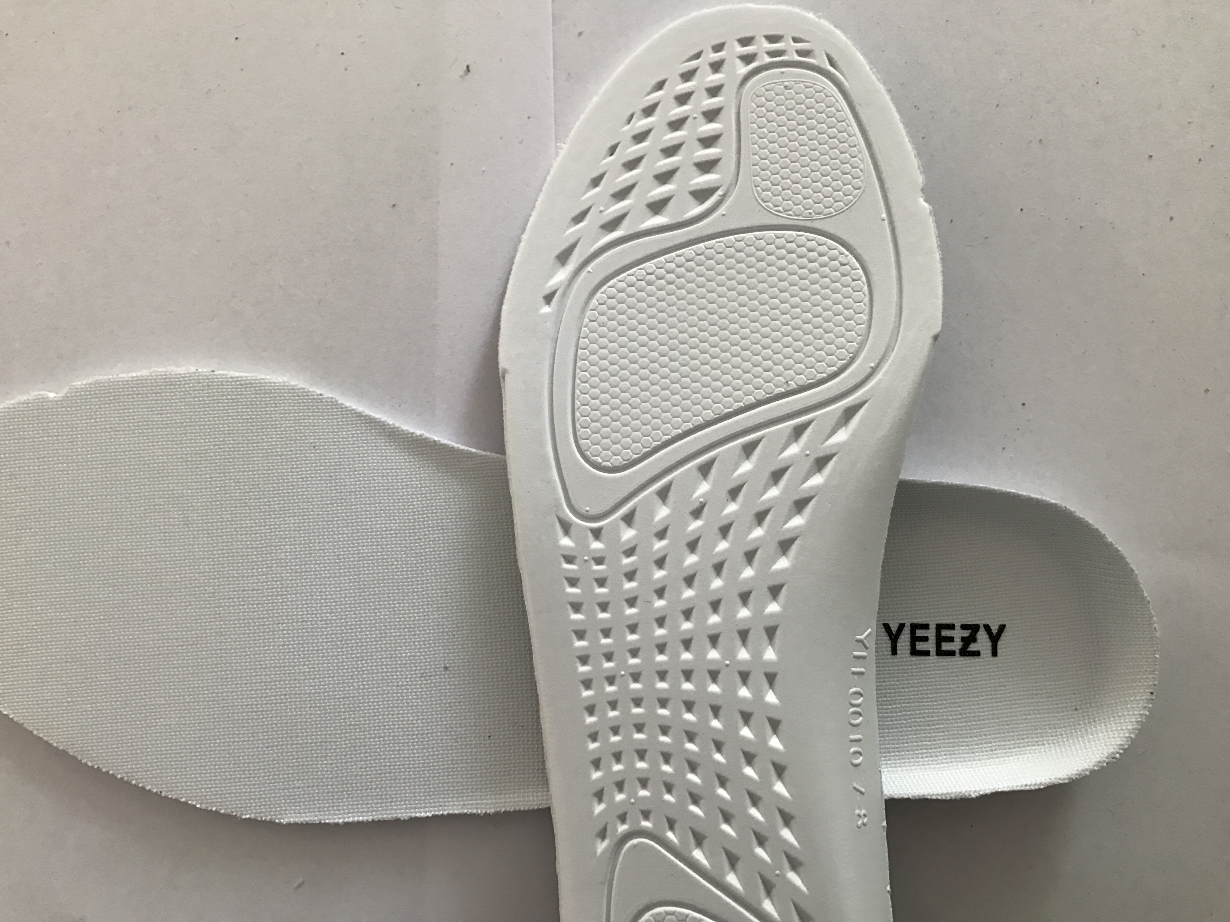 适配yeezy侃爷椰子350v2鞋垫男女跑步运动鞋垫减震防滑薄款新品