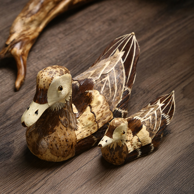 手工民间工艺鸳鸯笋壳笋皮编制制作竹编鸭子茶宠竹编