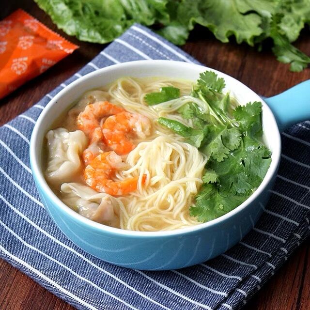 广东快熟全蛋面手工面鸡蛋面早餐面云吞面竹升面馄饨煮面细面整箱