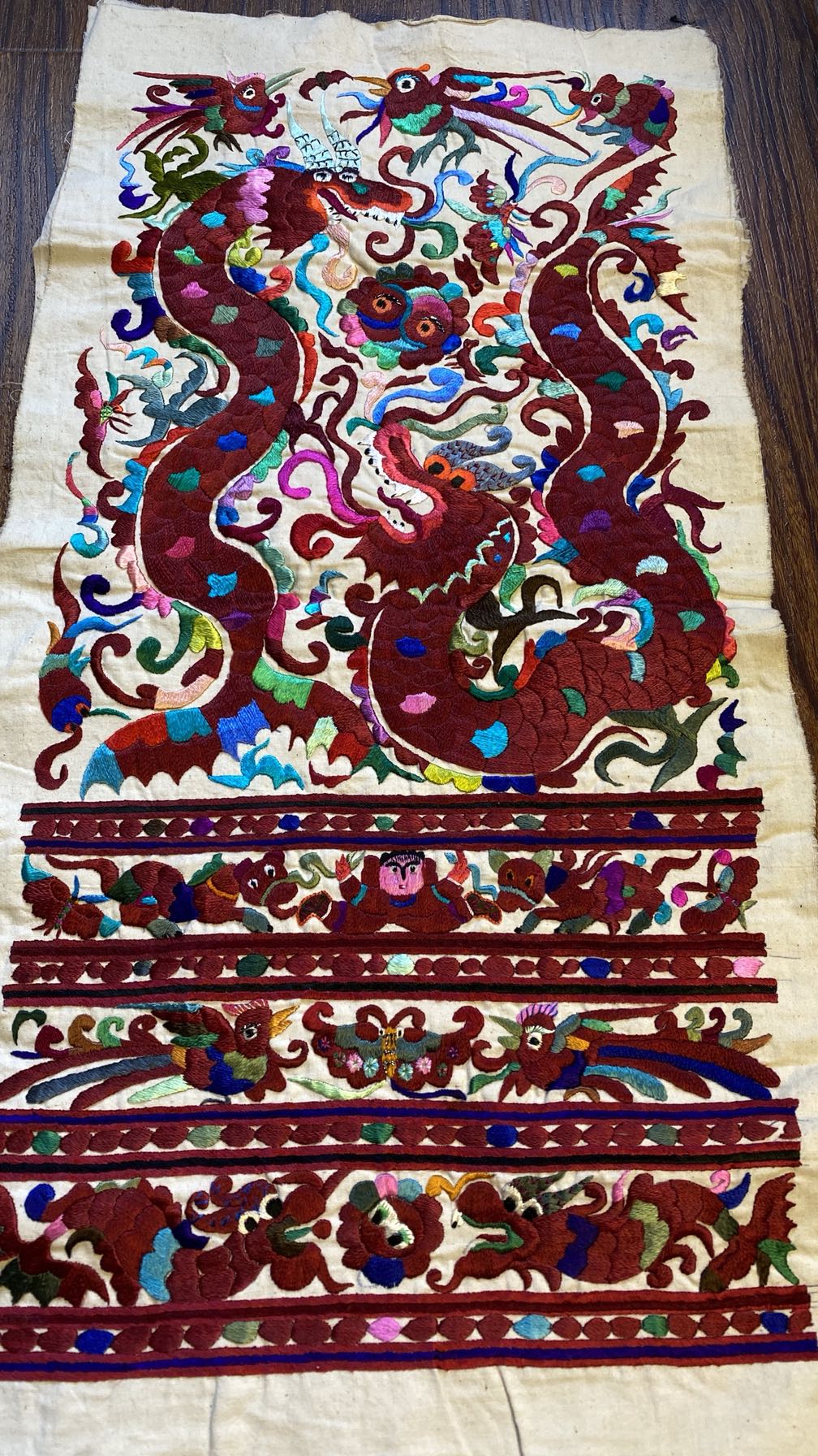 刺绣龙纹贵州苗绣老绣片手工小动动物绣花老绣刺绣