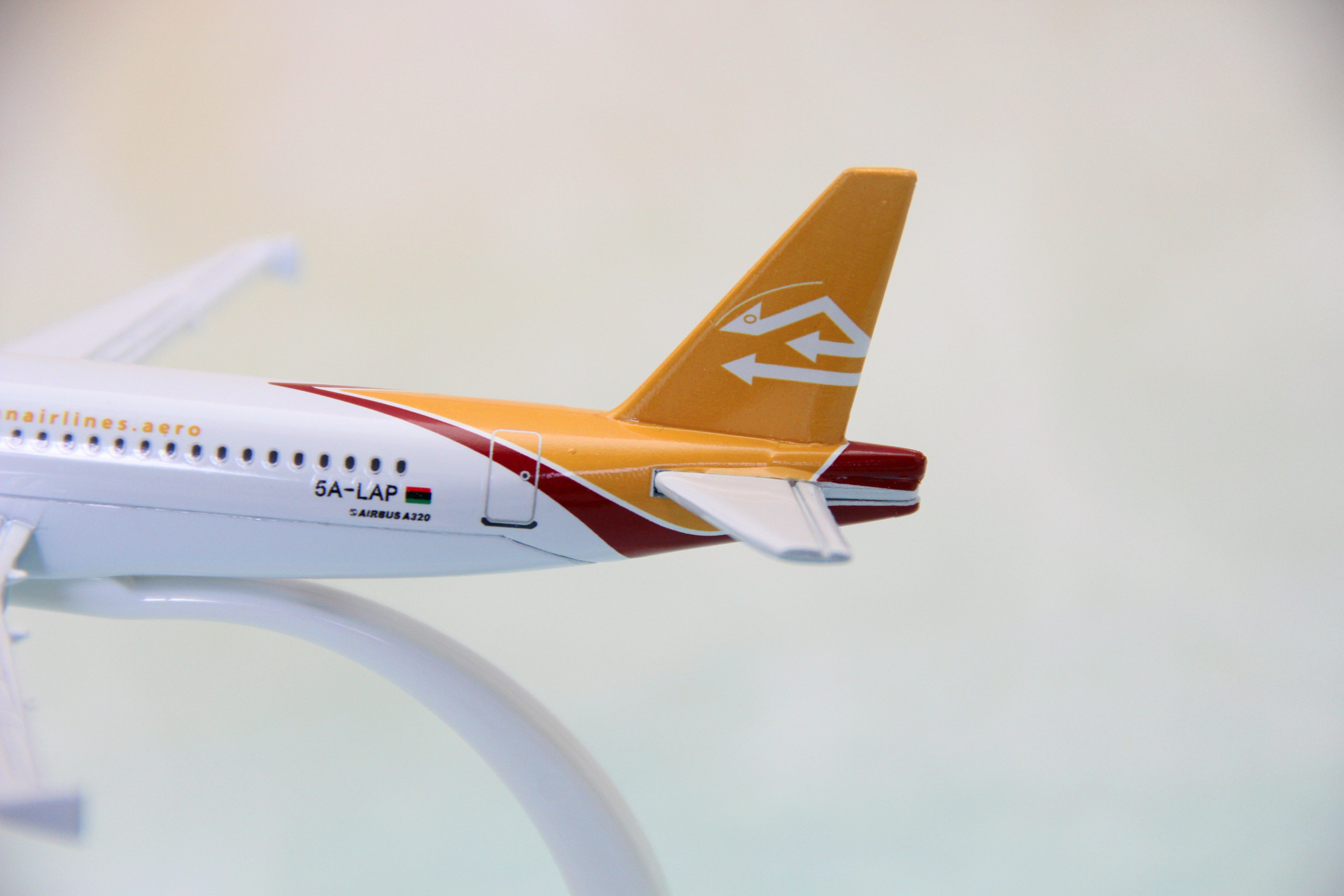 飞机模型空客a320利比亚航空客机礼品摆件合金飞机模型