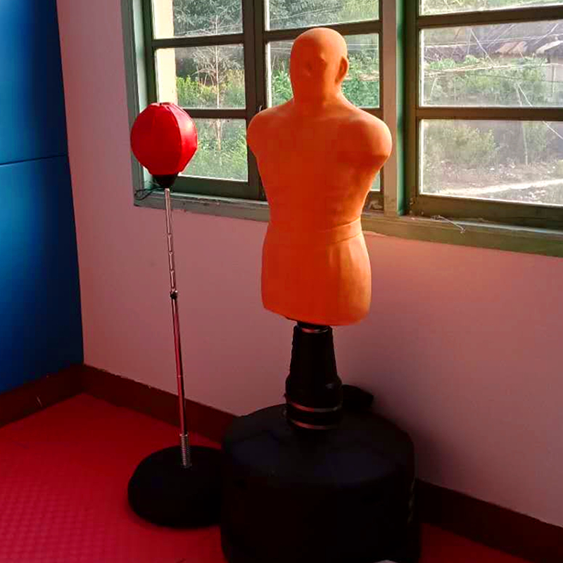 硅胶仿真宣泄人形发声不倒翁训练假人立式减压拳击沙袋