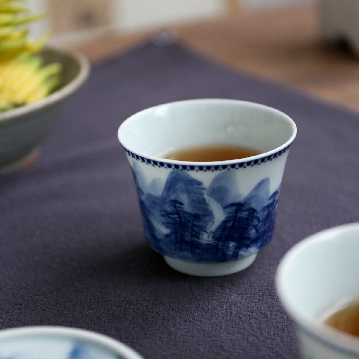 景德镇手绘青花山水主人写意个性品茗茶杯手工茶杯