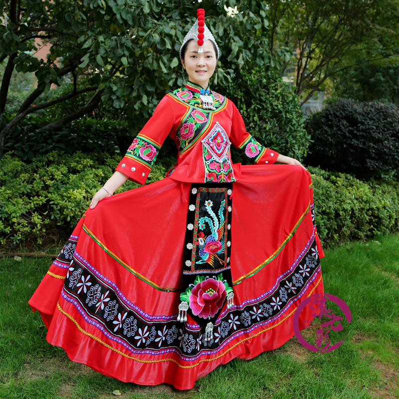 精品绣花长裙女装彝族盛装大摆高档民族套装民族服装