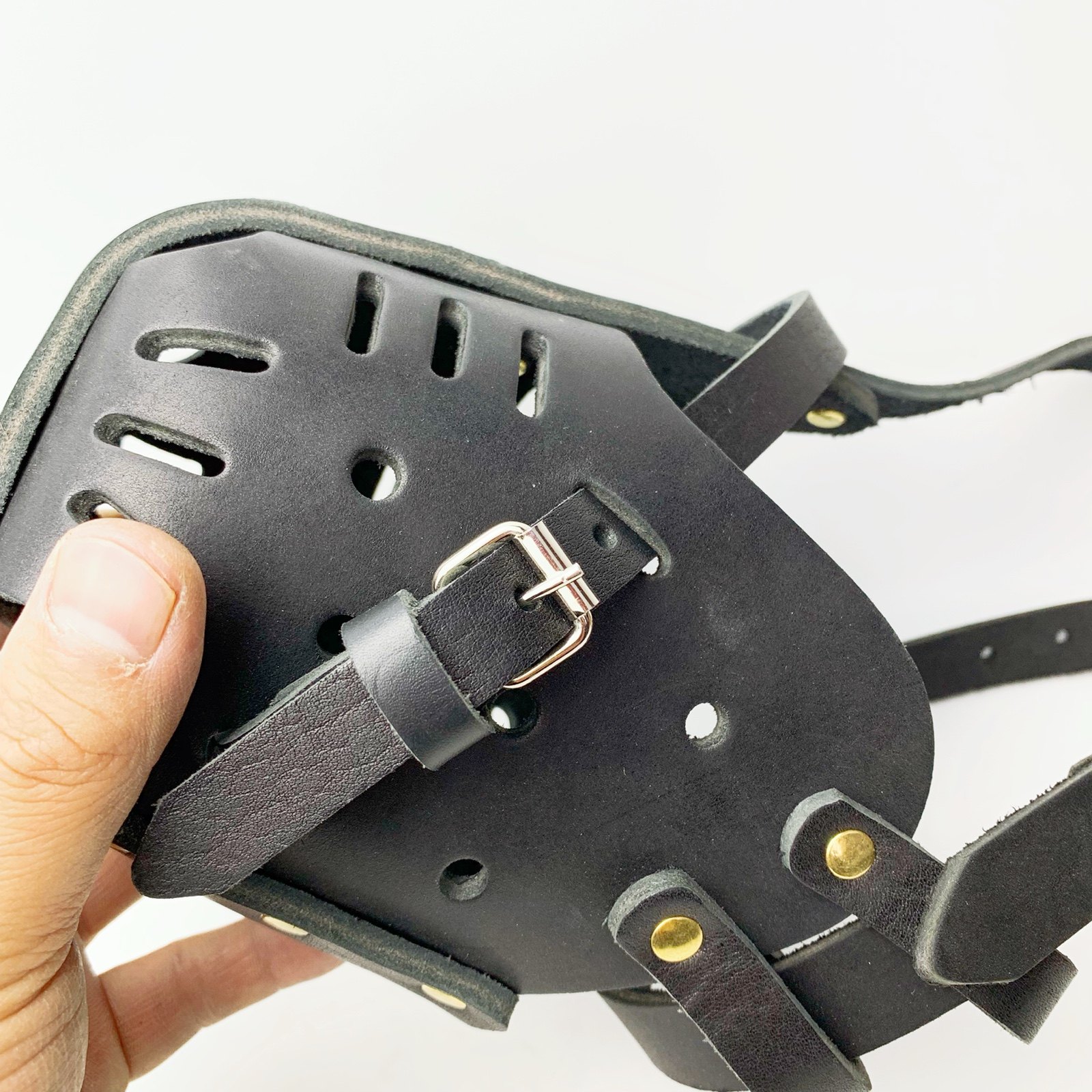 马犬杜宾德牧专用牛皮嘴套训犬防撞击口笼防咬人口罩训狗专业嘴笼