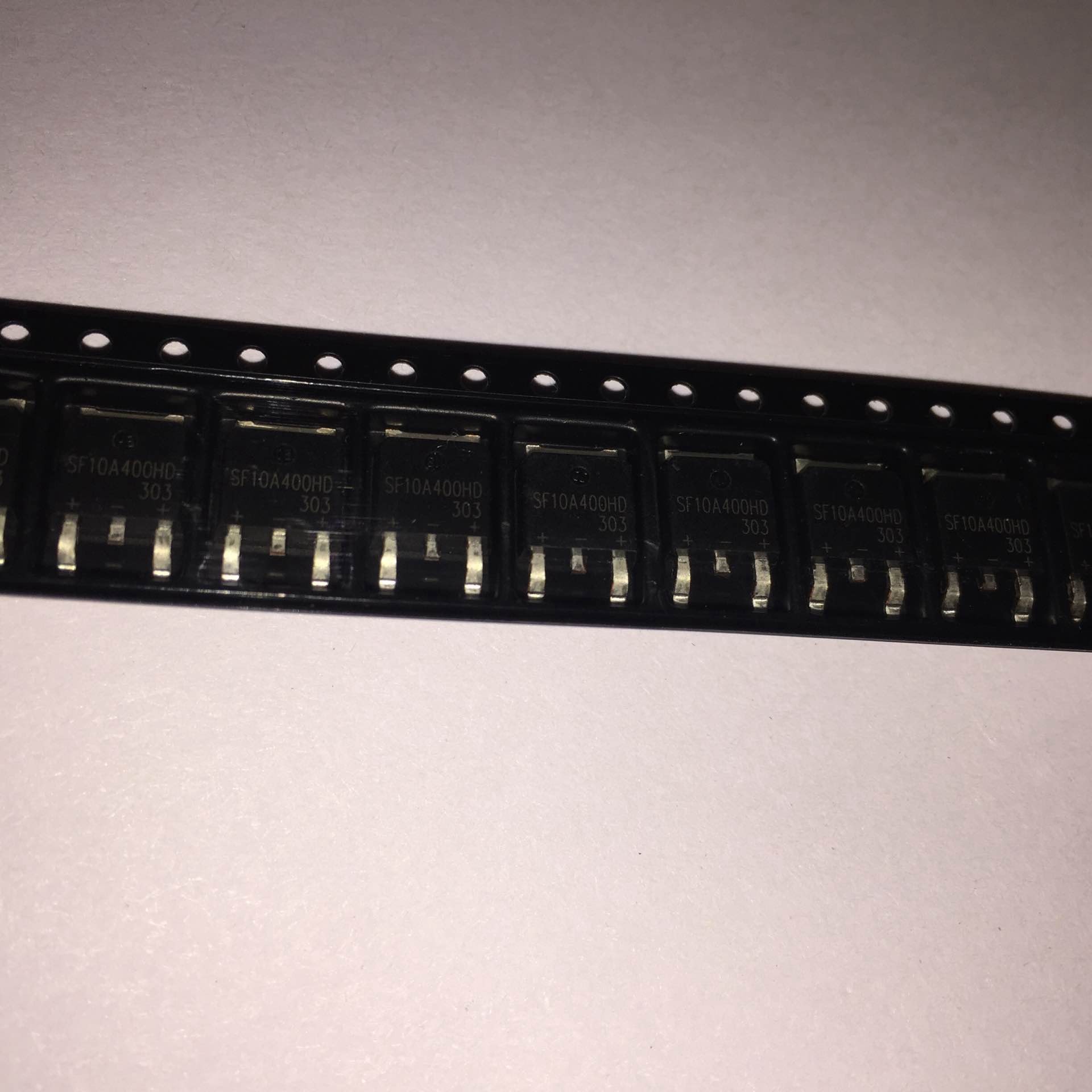 三极管sf10a400hdto252封装液晶贴片全新原装进口场效应管