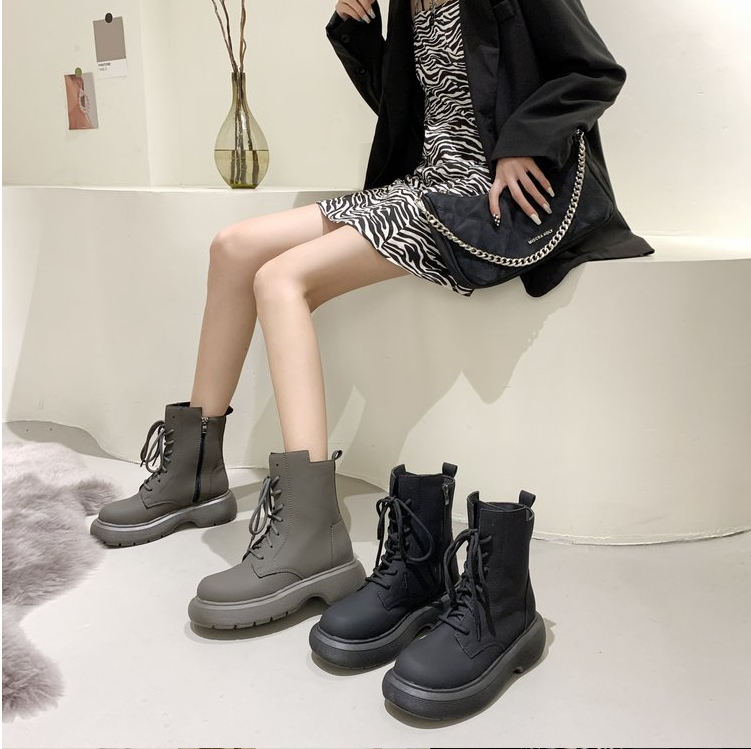 马丁靴女2021年新款靴子厚底女靴春秋单靴黑色马丁靴