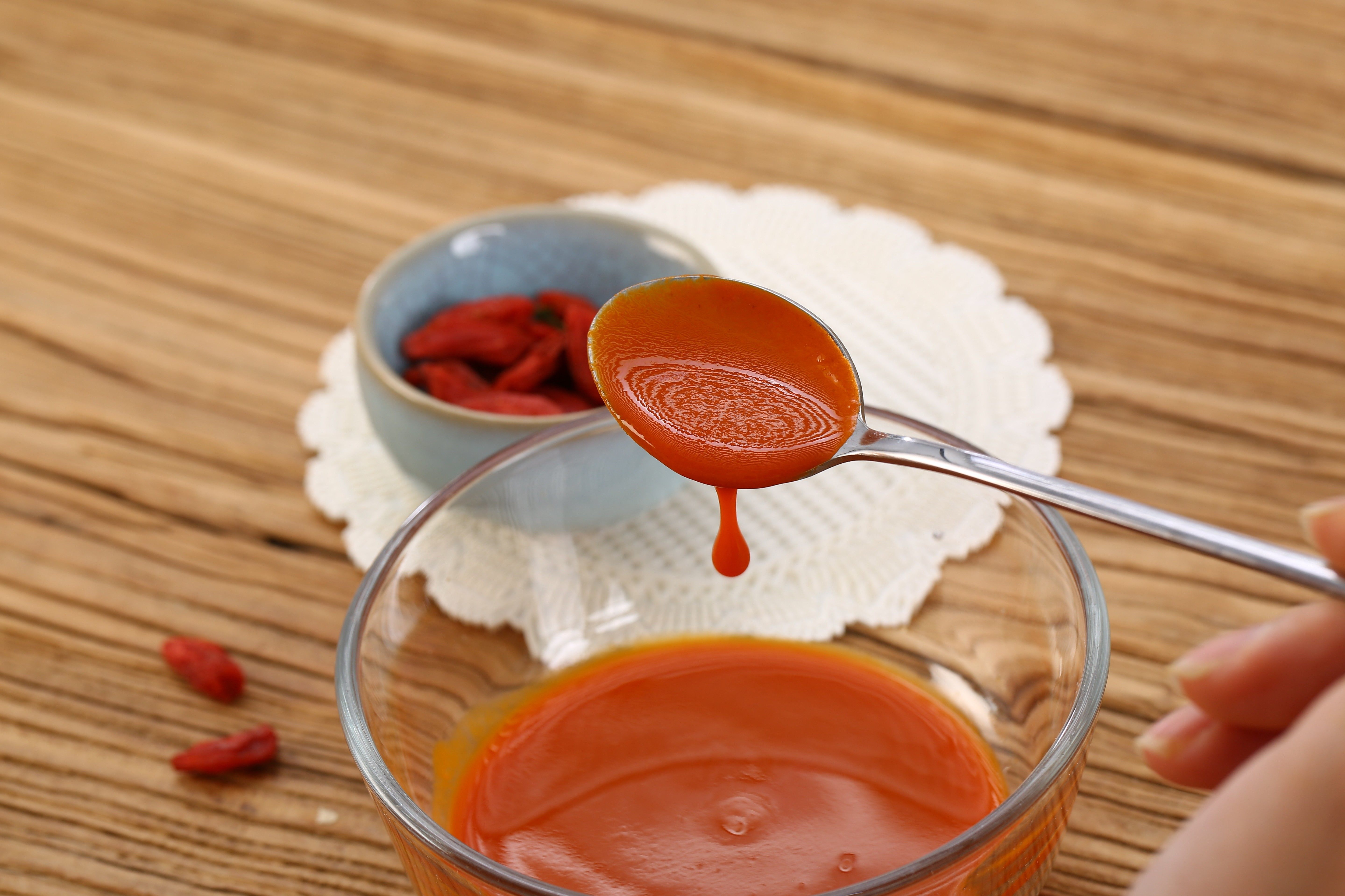 枸杞养生原浆300ml袋装宁夏榨汁原液头茬新鲜枸杞