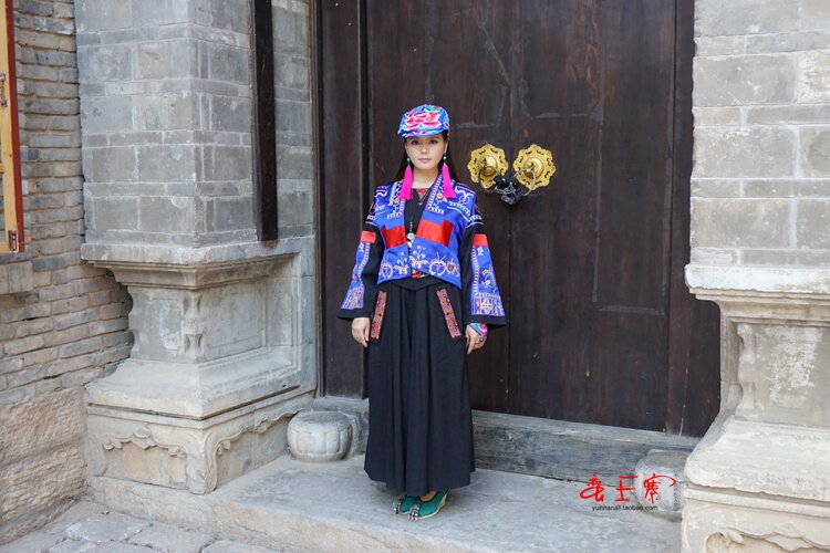 云南民族风女装复古少数名族服装大理衣服款刺上衣