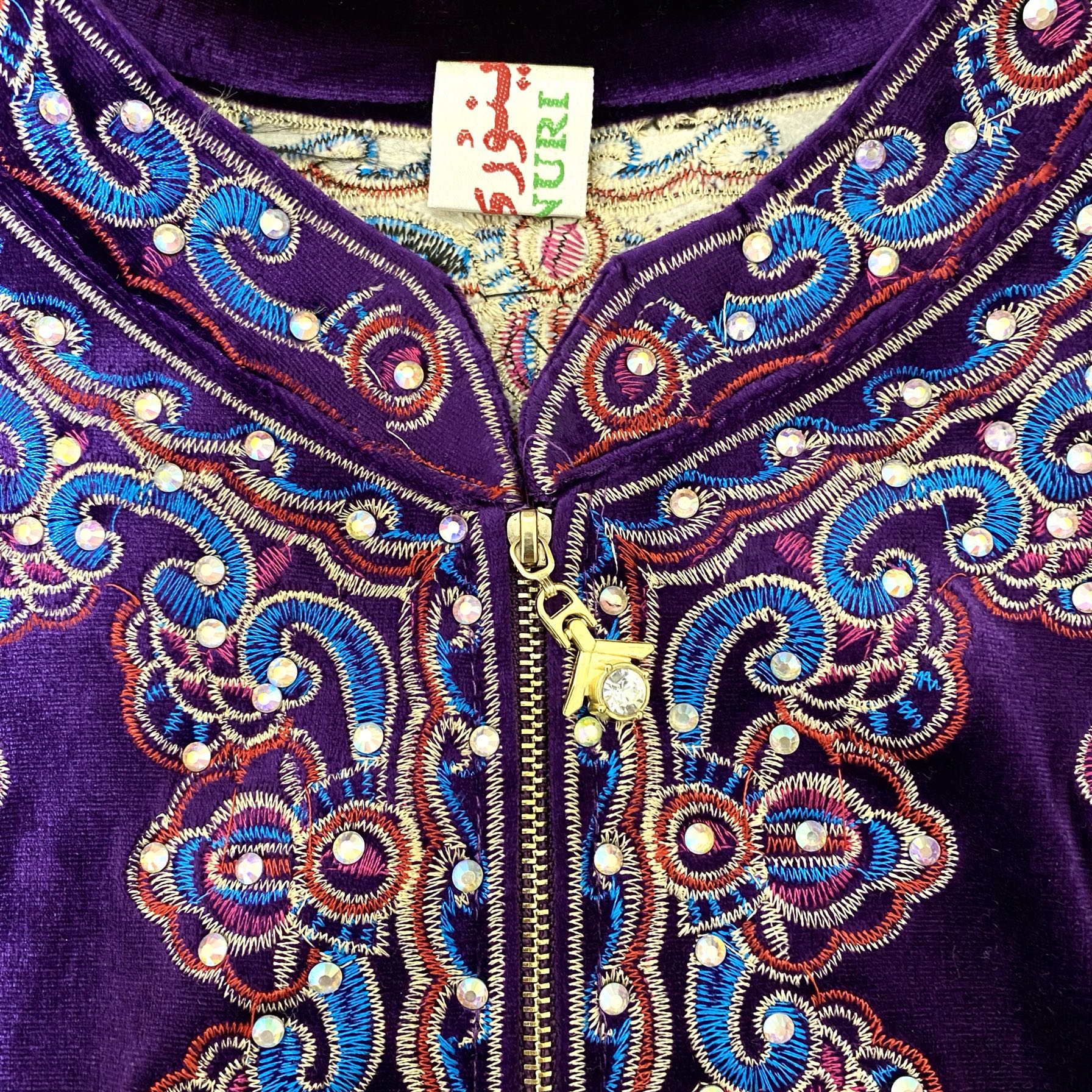 新疆新款女士绣花衣服练功舞蹈维吾尔族服装秋冬民族服装