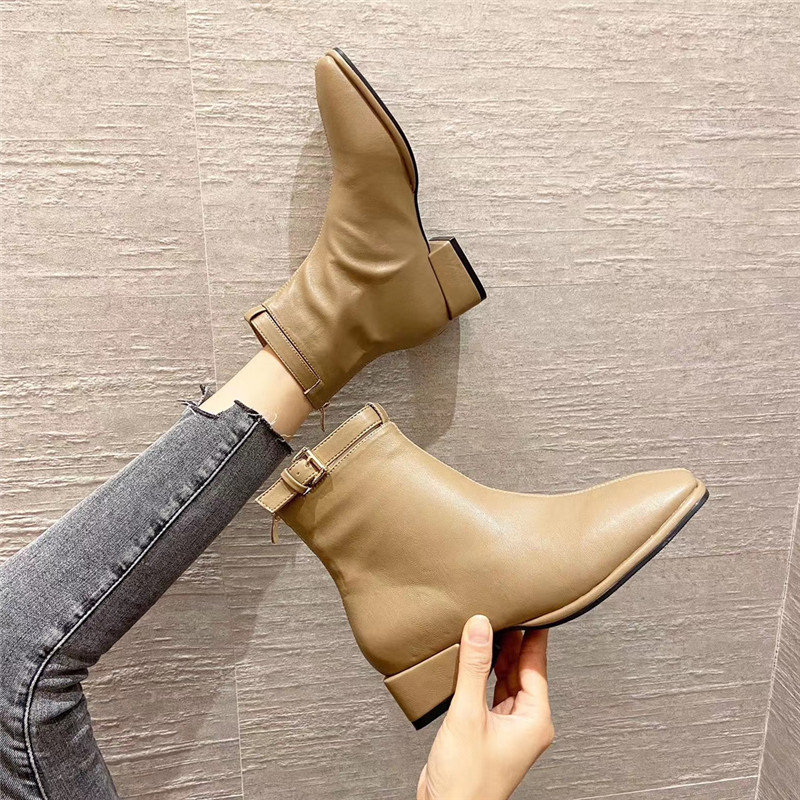 爱拍女鞋2020秋冬款韩版软皮短靴粗跟皮带扣拉链马丁靴