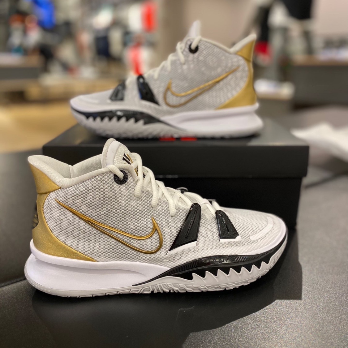 nike耐克kyrie欧文7代透气中帮实战运动篮球篮球鞋