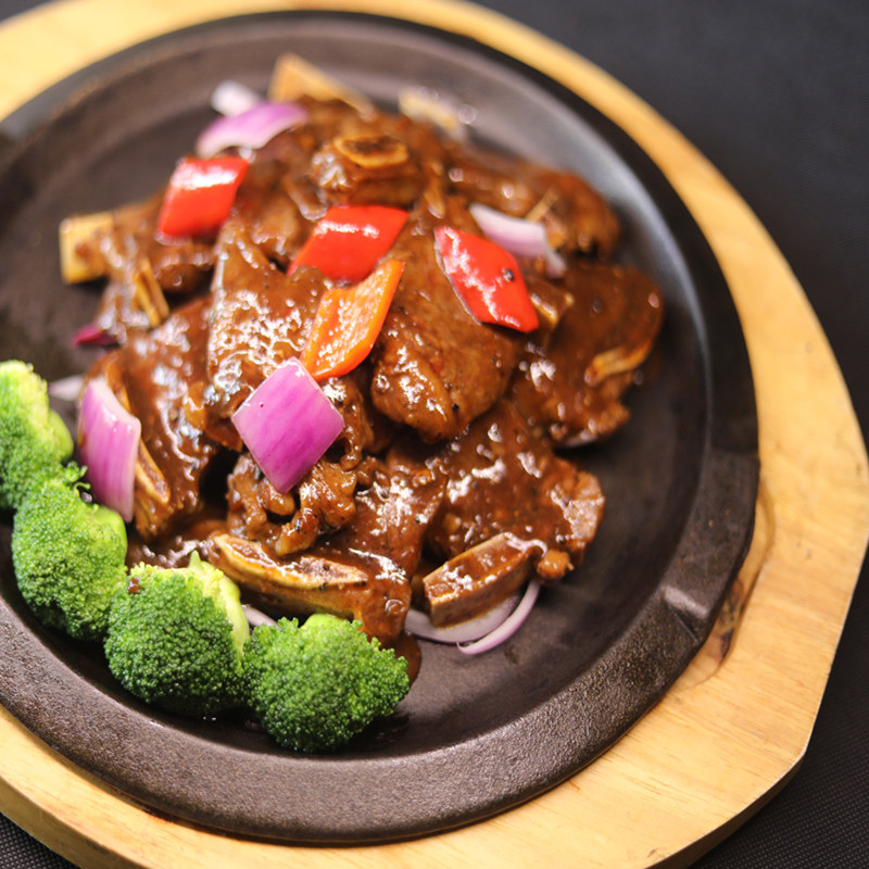 食雨猪仔腌制猪排酒店特色菜香煎港式干锅铁板猪排