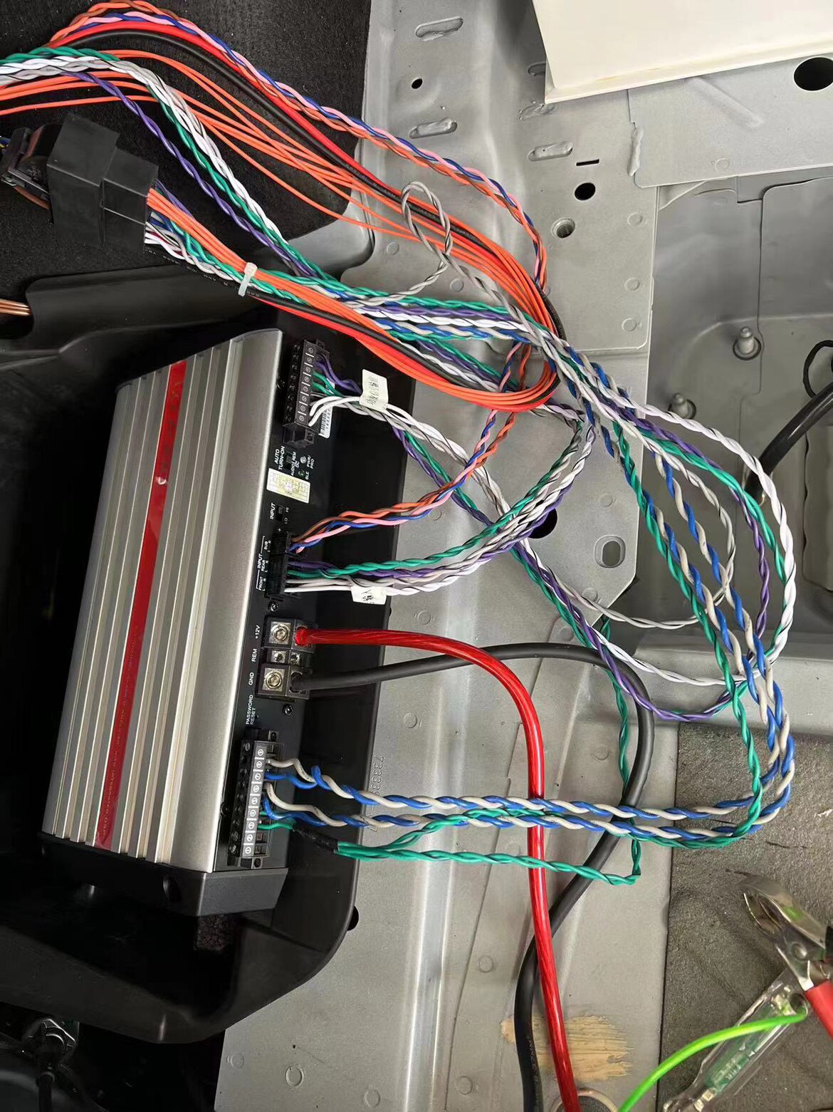 安装蓝驱4代功放零售宝马奔驰保时捷无损不包汽车功放