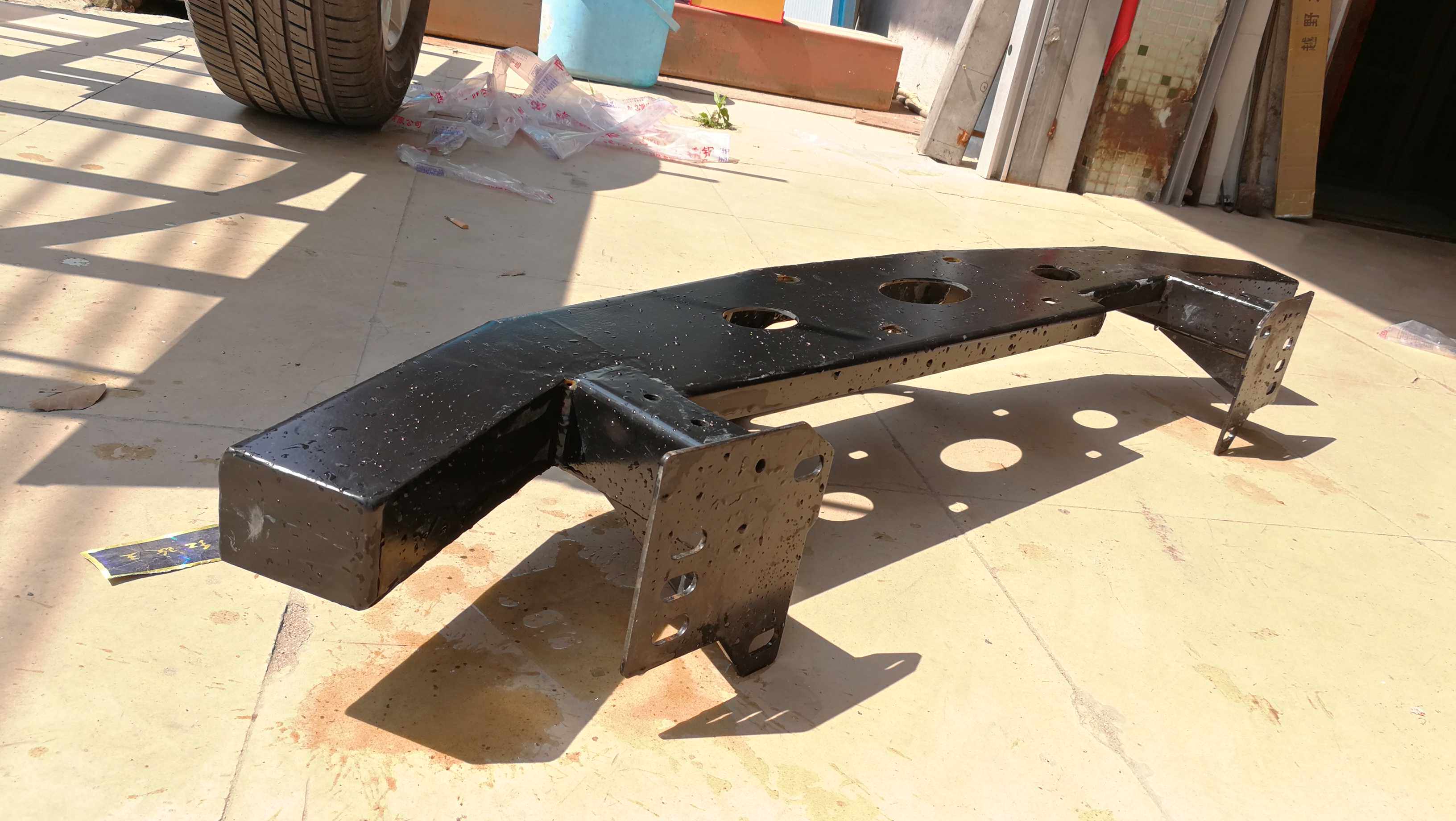 哈弗雷公支架安装前杠加强型加厚绞盘h9内置车身