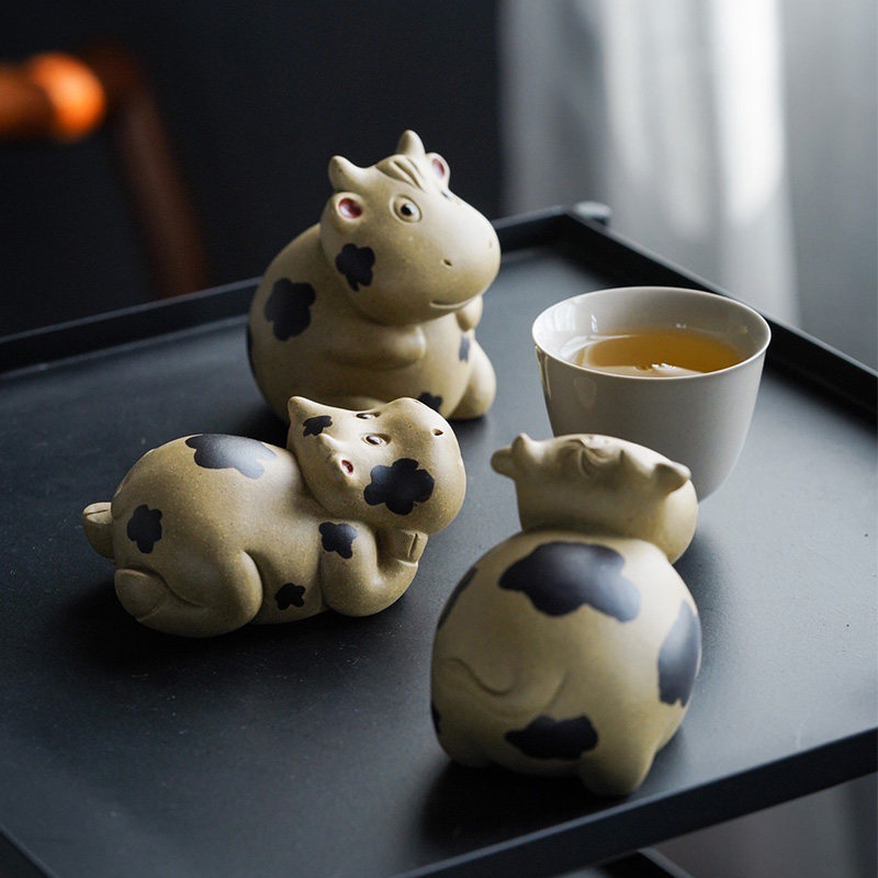 宜兴原矿纯全手工紫砂雕塑本山段泥小奶牛生肖茶宠摆件