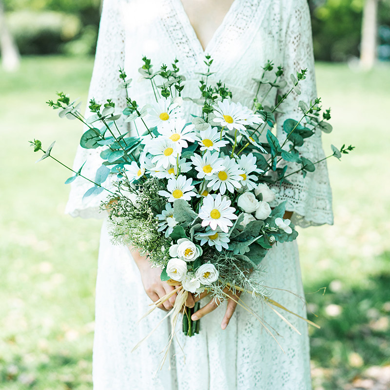 雏菊小清新新娘捧花森系婚礼手捧婚纱旅拍拍照新娘手捧花