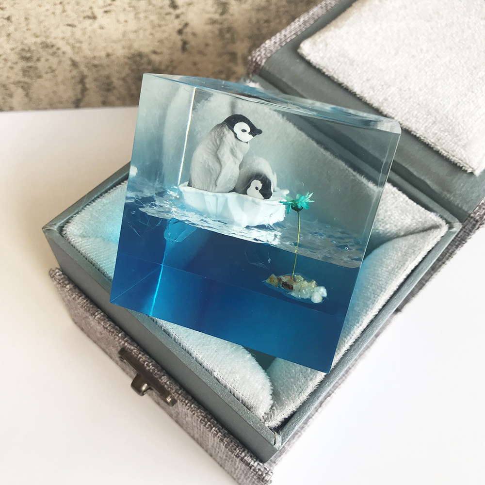 海洋生物滴胶成品工艺品小企鹅文创产品树脂玩具玩具车创意礼品