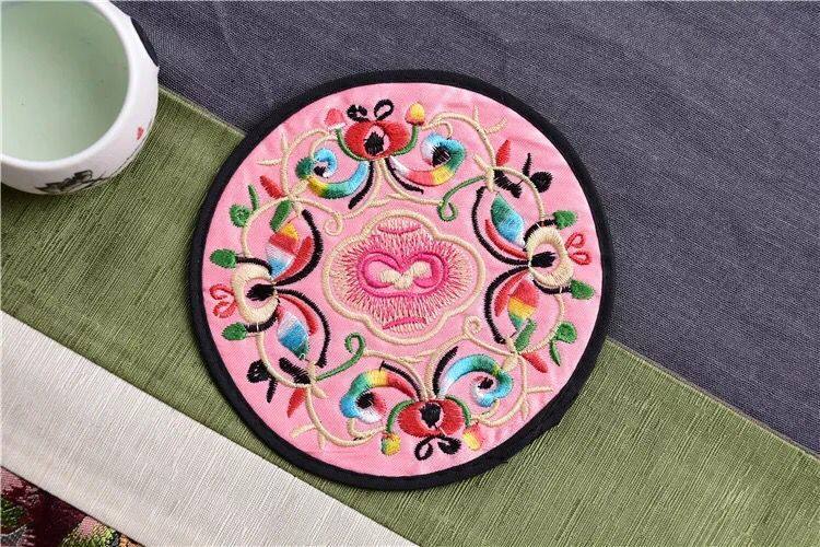 民族刺绣绣花杯垫纪念品云南民间特色工艺品外事刺绣